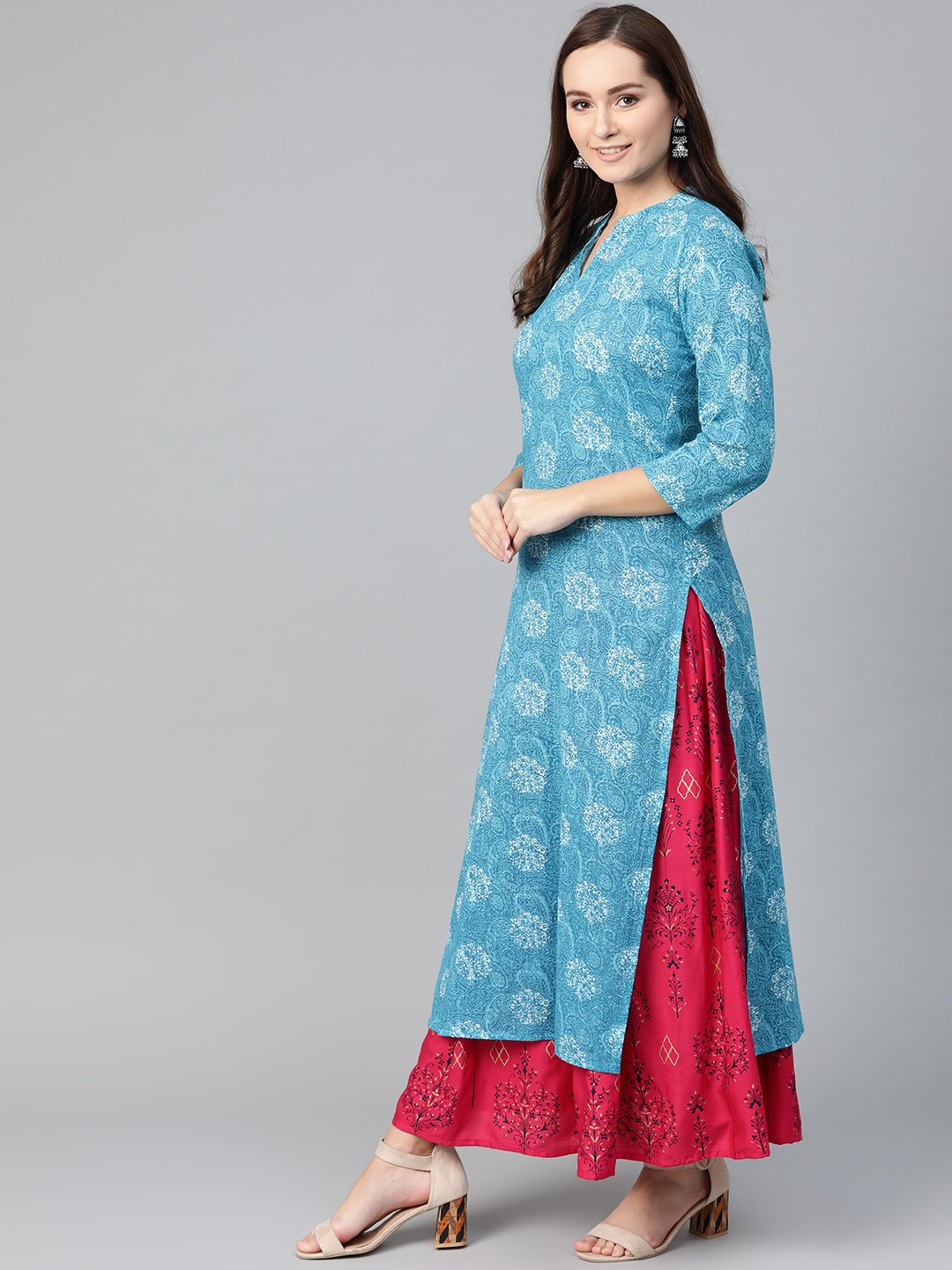 Women Blue & White Straight Paisley Printed Kurta And Skirt Set | NOZ2TOZ - Made In INDIA.