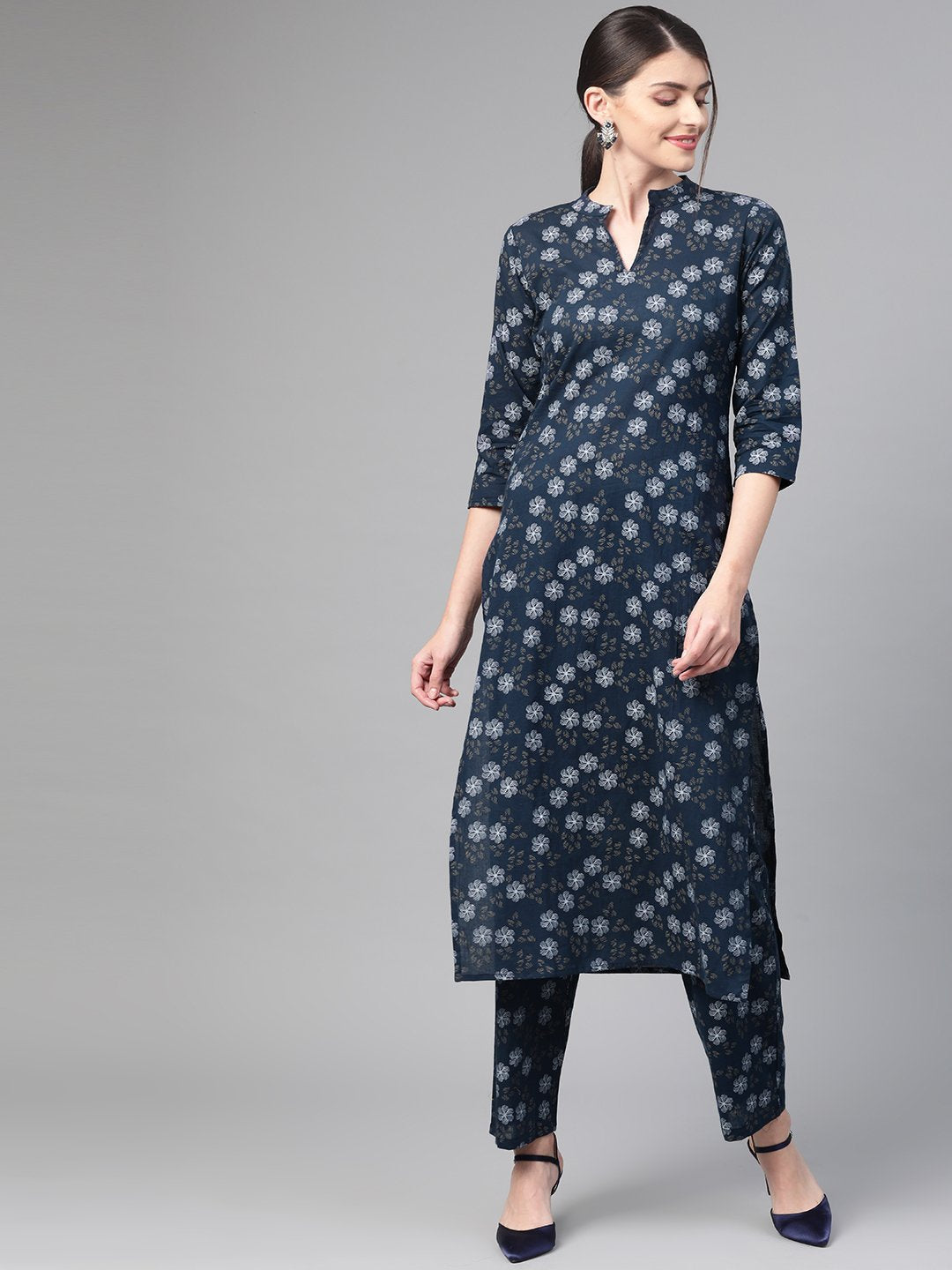 Women Navy Blue & Blue Straight Floral Printed Kurta And Trousers Set | NOZ2TOZ - Made In INDIA.