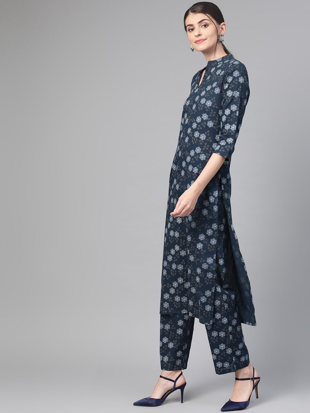 Women Navy Blue & Blue Straight Floral Printed Kurta And Trousers Set | NOZ2TOZ - Made In INDIA.