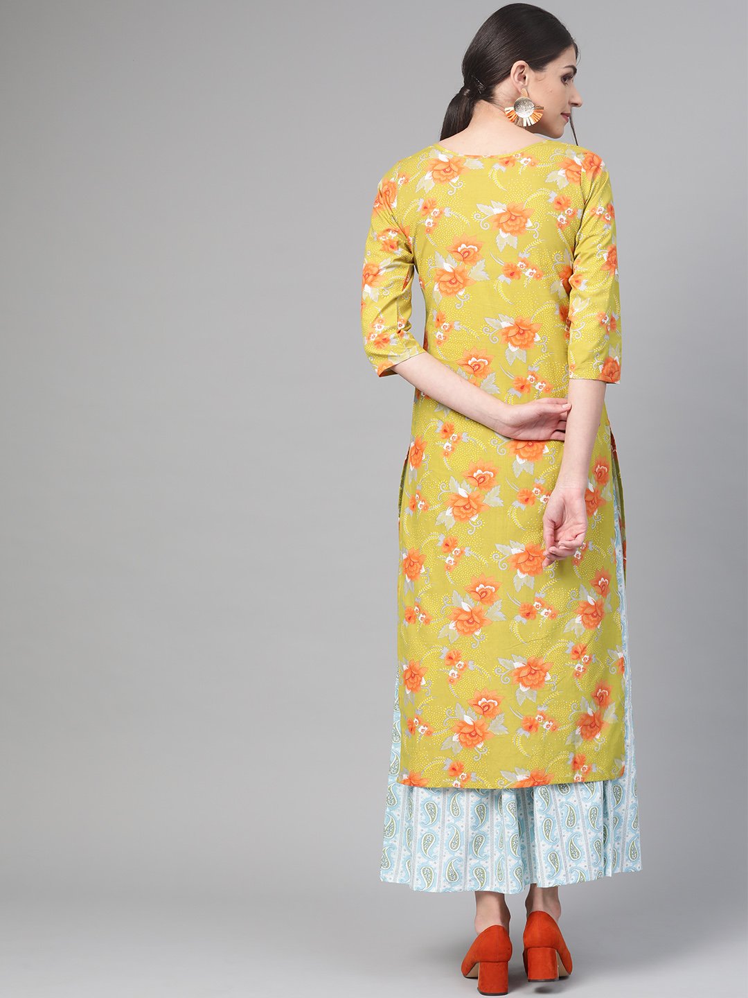 Women Green & Orange Straight Floral Printed Kurta And Skirt Set | NOZ2TOZ - Made In INDIA.