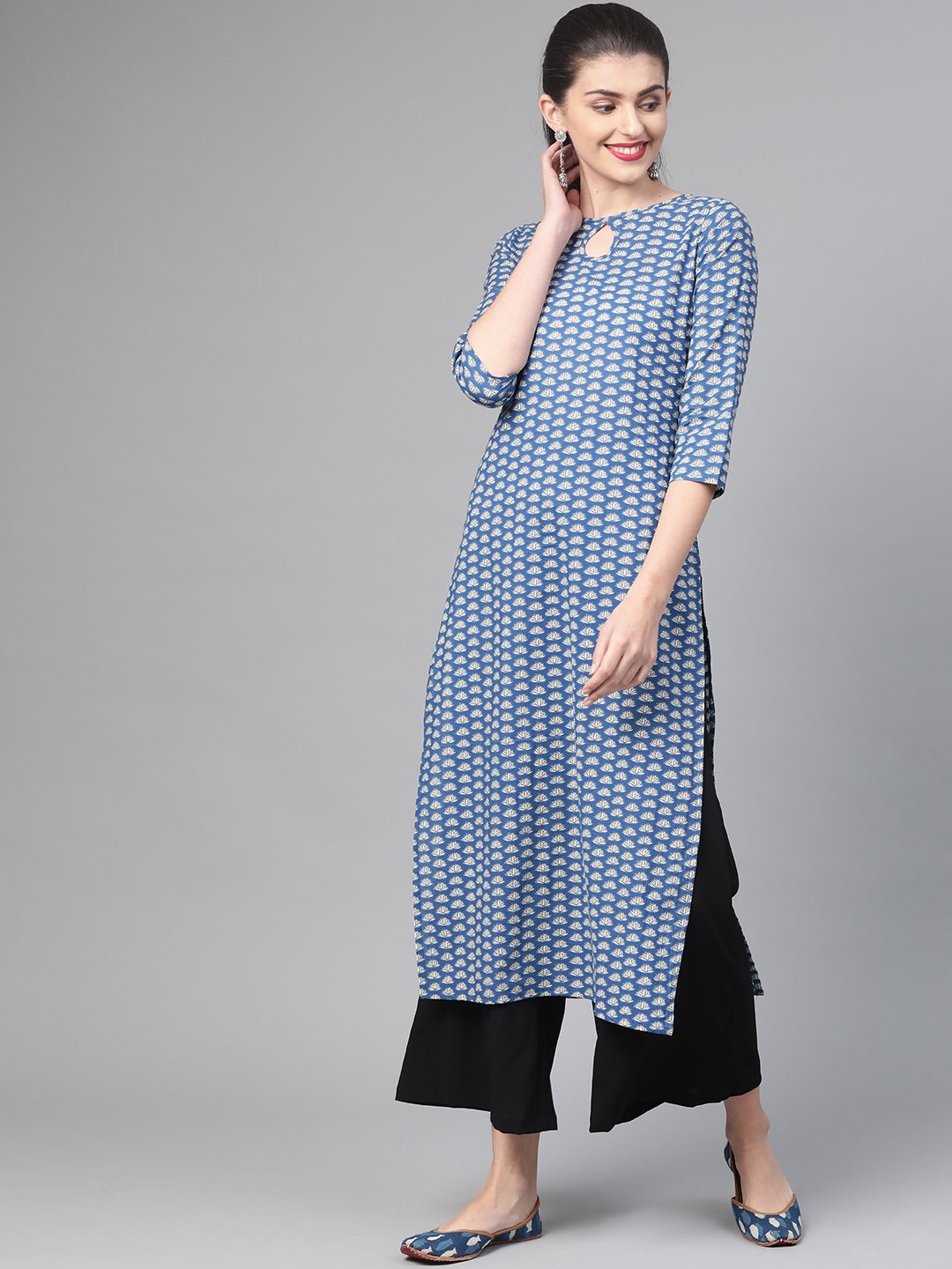 Adults-Women Blue & White Cotton Straight Floral Printed Kurta | NOZ2TOZ - Made In INDIA.