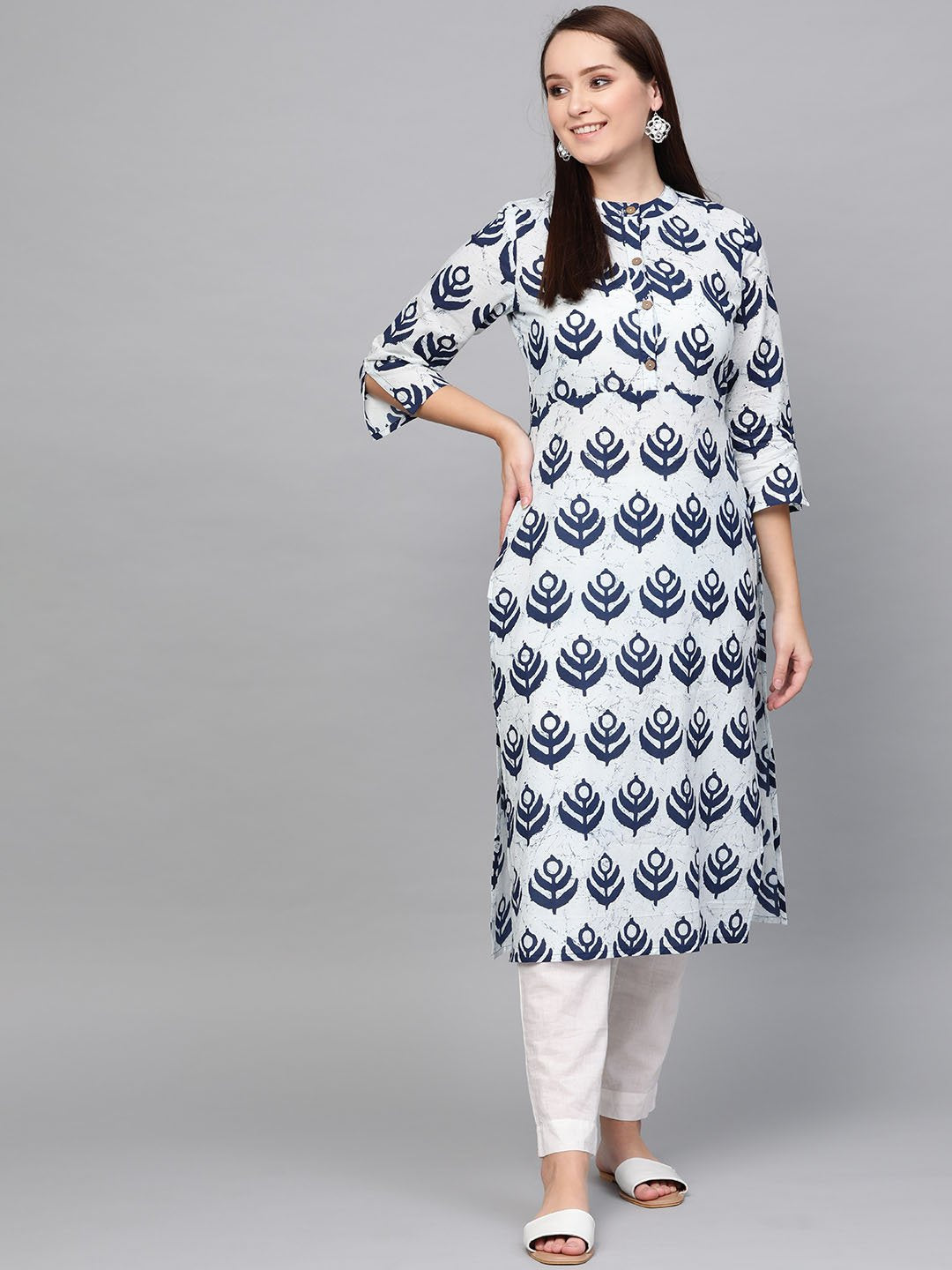 Women White & Navy Blue Floral Printed Straight Kurta | NOZ2TOZ - Made In INDIA.