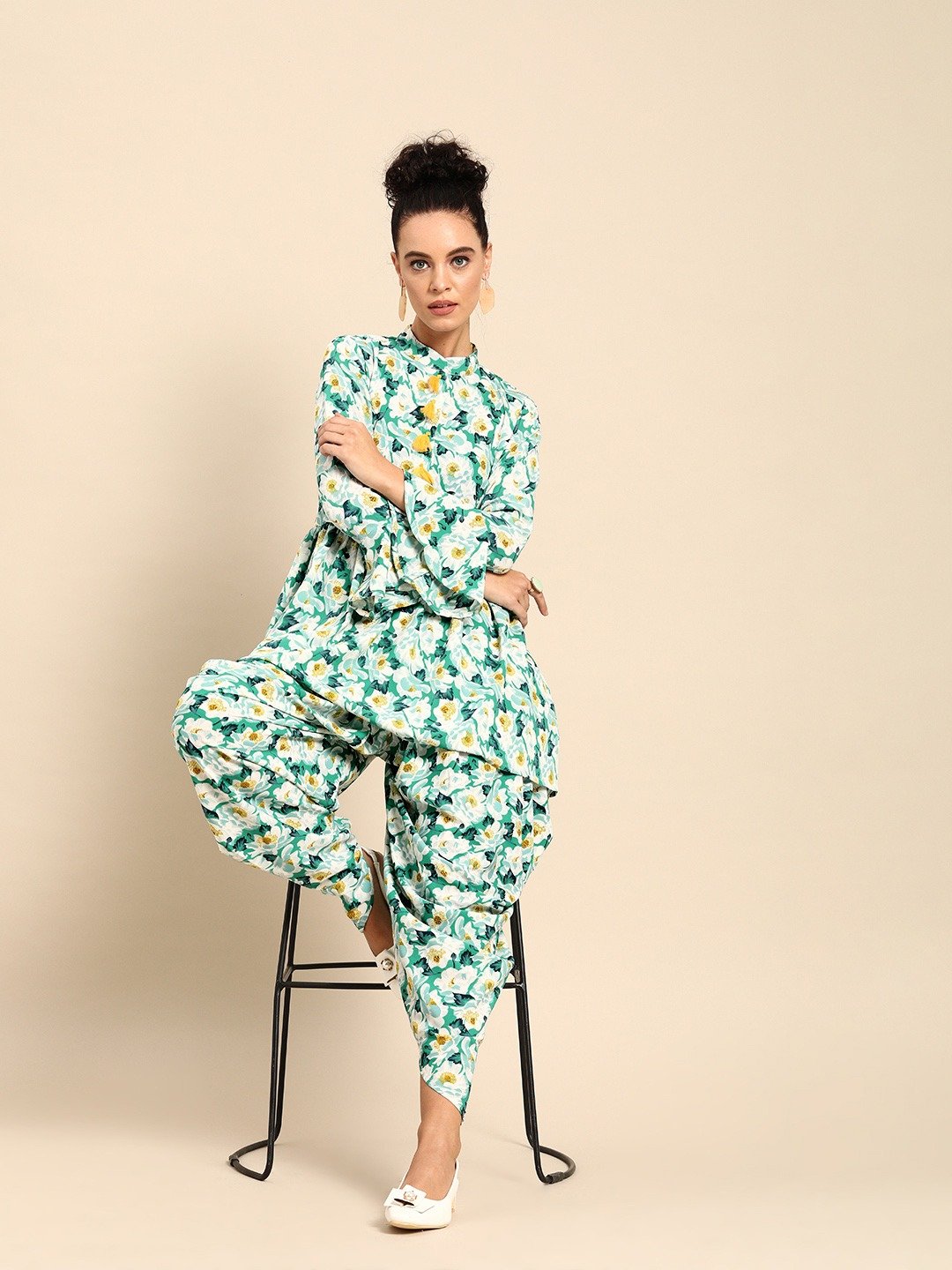 Women Green & White Printed Kurta with Dhoti Pants | NOZ2TOZ - Made In INDIA.