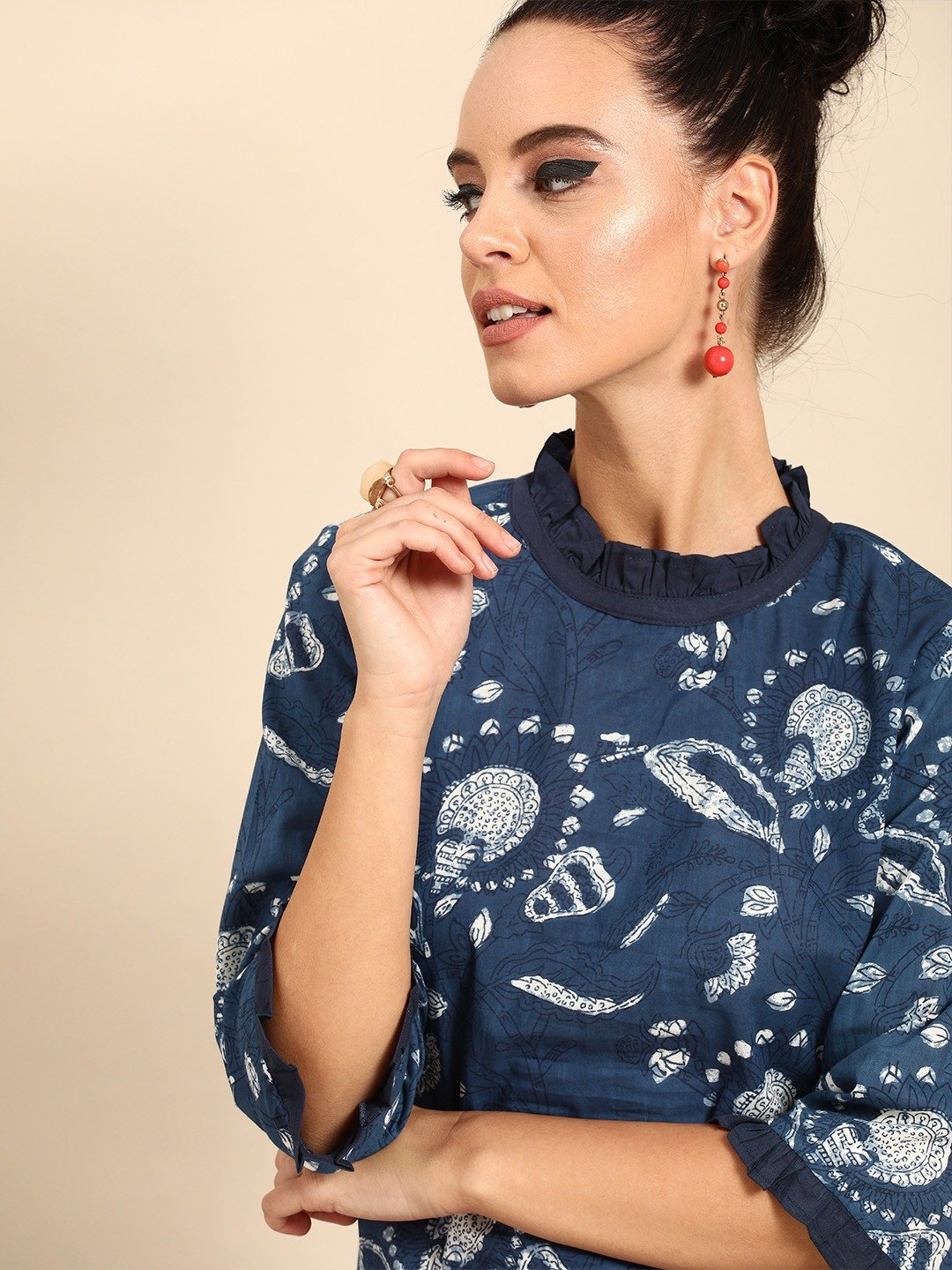 Women Blue Printed Straight Kurta With Three Quarter Sleeves | NOZ2TOZ - Made In INDIA.