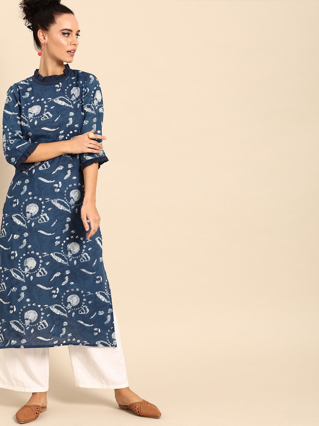 Women Blue Printed Straight Kurta With Three Quarter Sleeves | NOZ2TOZ - Made In INDIA.