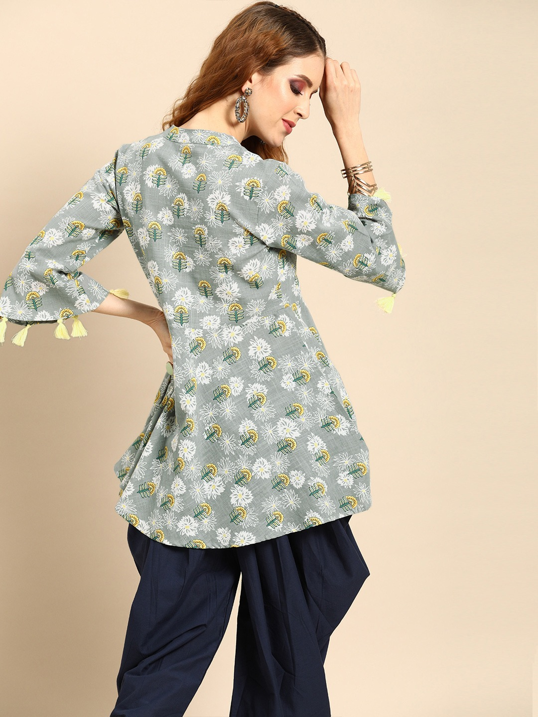 Women Grey  Printed Flared Floral Knitted Pure Cotton Kurti | NOZ2TOZ - Made In INDIA.