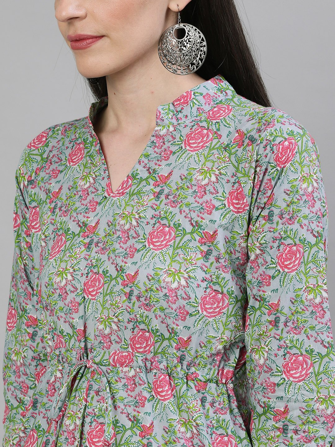 Women Light Grey Calf Length Three-Quarter Sleeves A-Line Floral Printed Cotton Kurta | NOZ2TOZ - Made In INDIA.