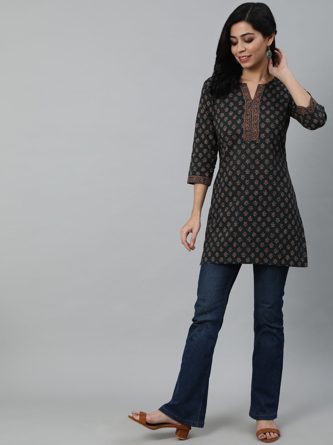 Women Green Printed Tunic With Three Quarter Sleeves | NOZ2TOZ - Made In INDIA.