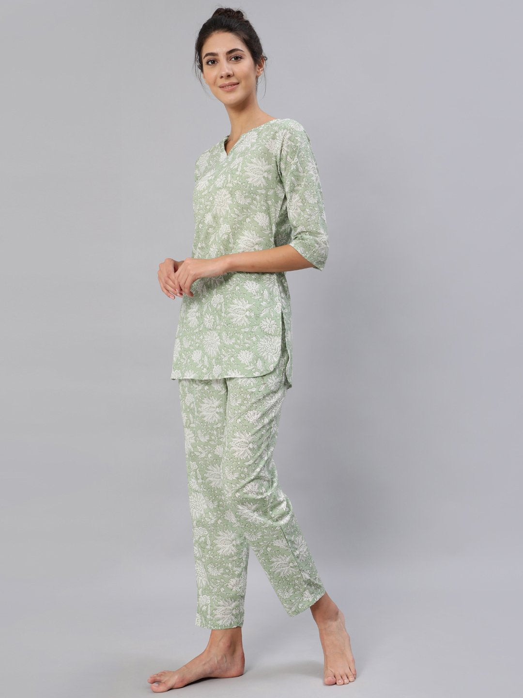 Women Green Floral Printed Night Suit Set | NOZ2TOZ - Made In INDIA.