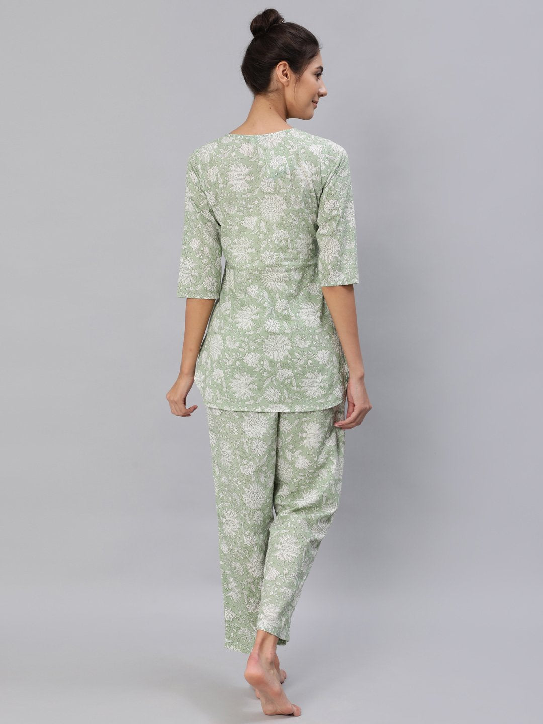 Women Green Floral Printed Night Suit Set | NOZ2TOZ - Made In INDIA.