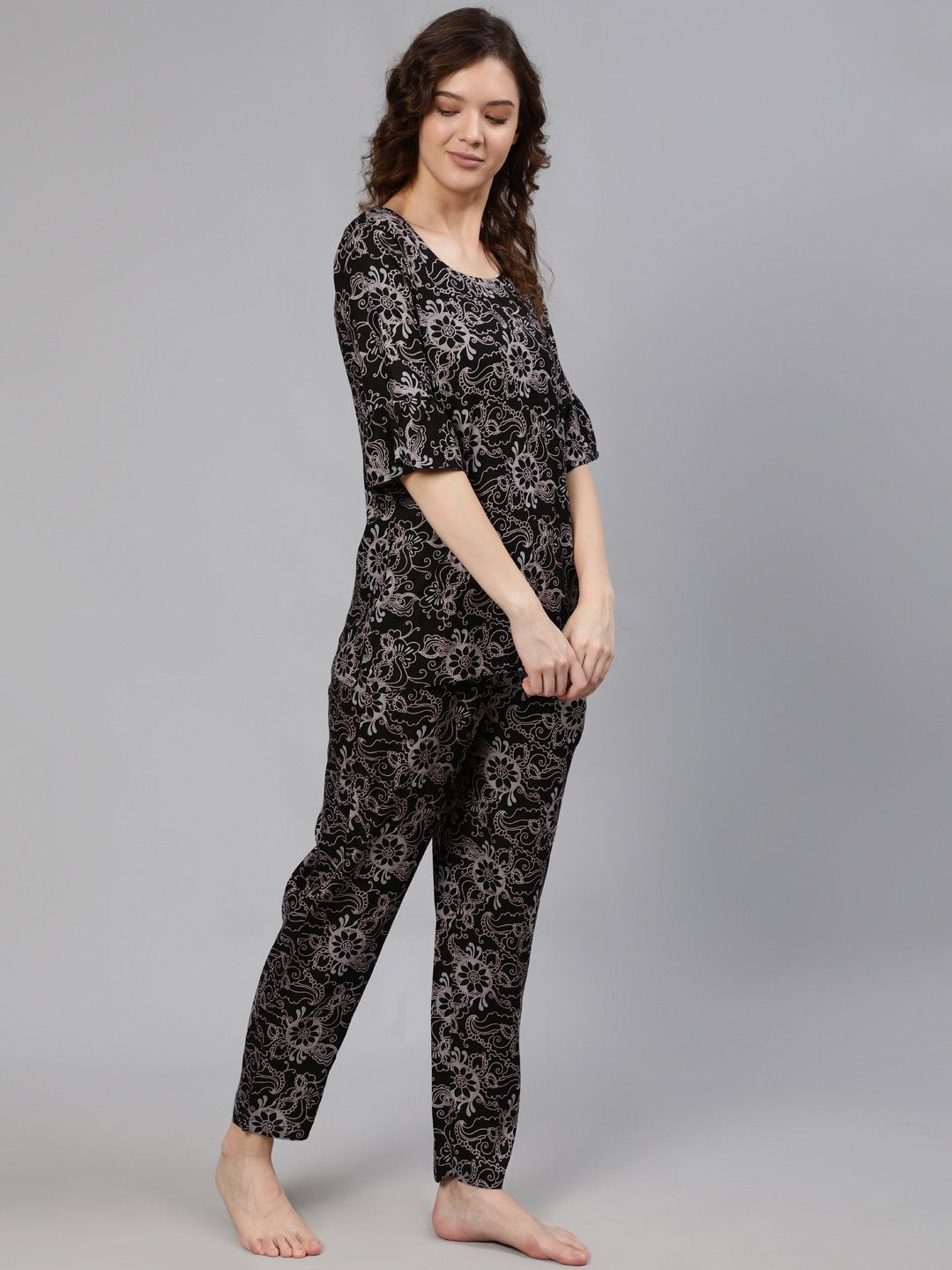 Women Black Printed Night Suit | NOZ2TOZ - Made In INDIA.