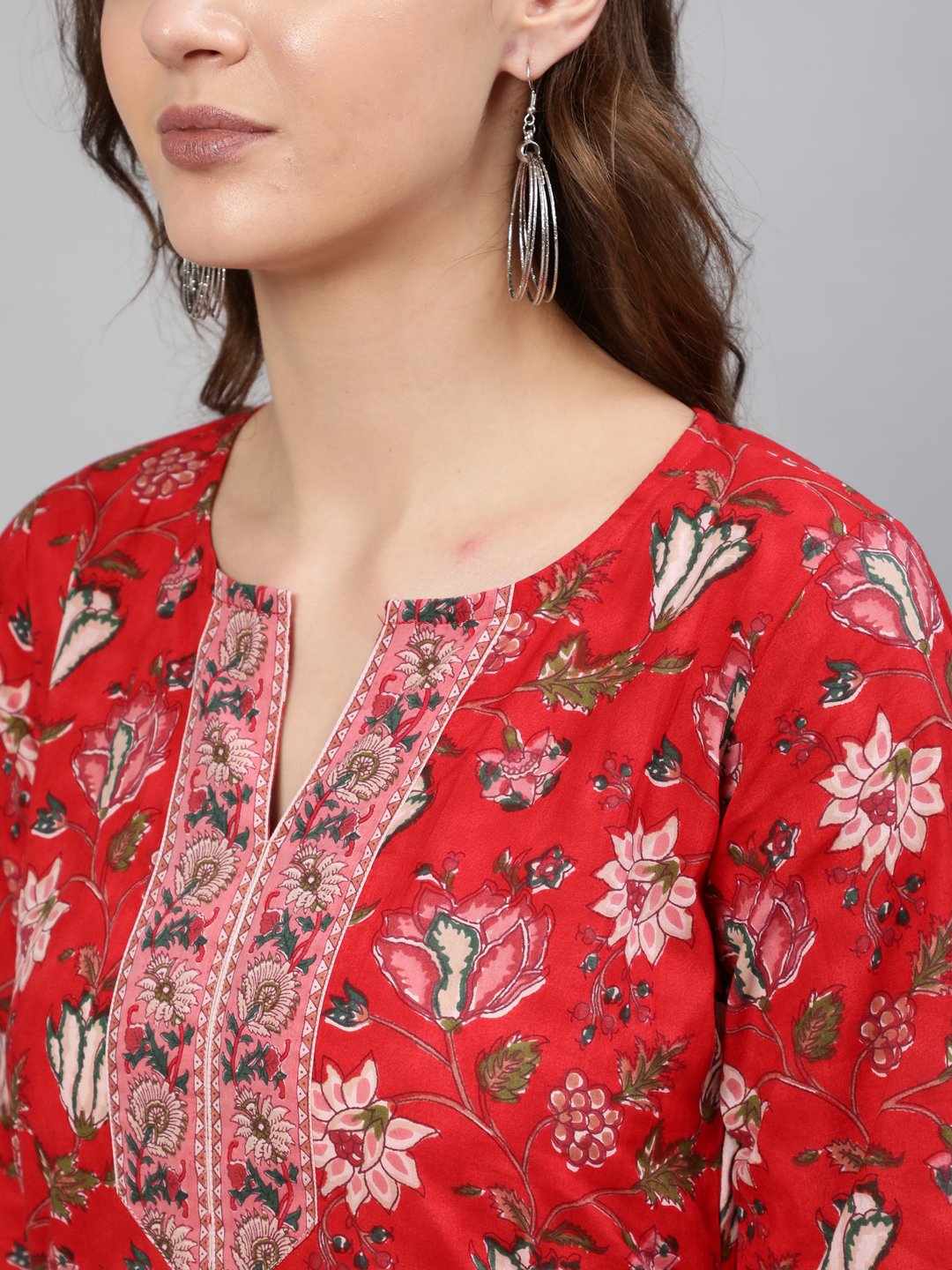 Women Red Floral Printed Tunic With Three Quarter Sleeves | NOZ2TOZ - Made In INDIA.