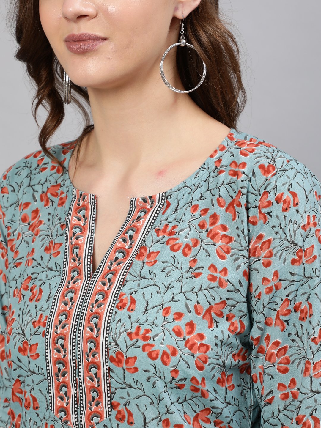 Women Green Floral Printed Tunic With Three Quarter Sleeves | NOZ2TOZ - Made In INDIA.