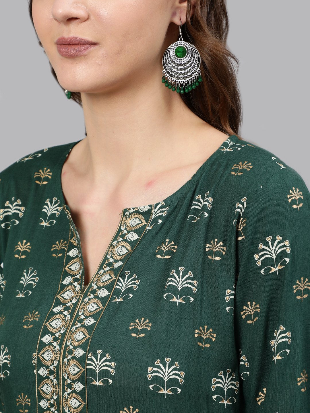 Women Green & Gold Printed Tunic With Three Quarter Sleeves | NOZ2TOZ - Made In INDIA.