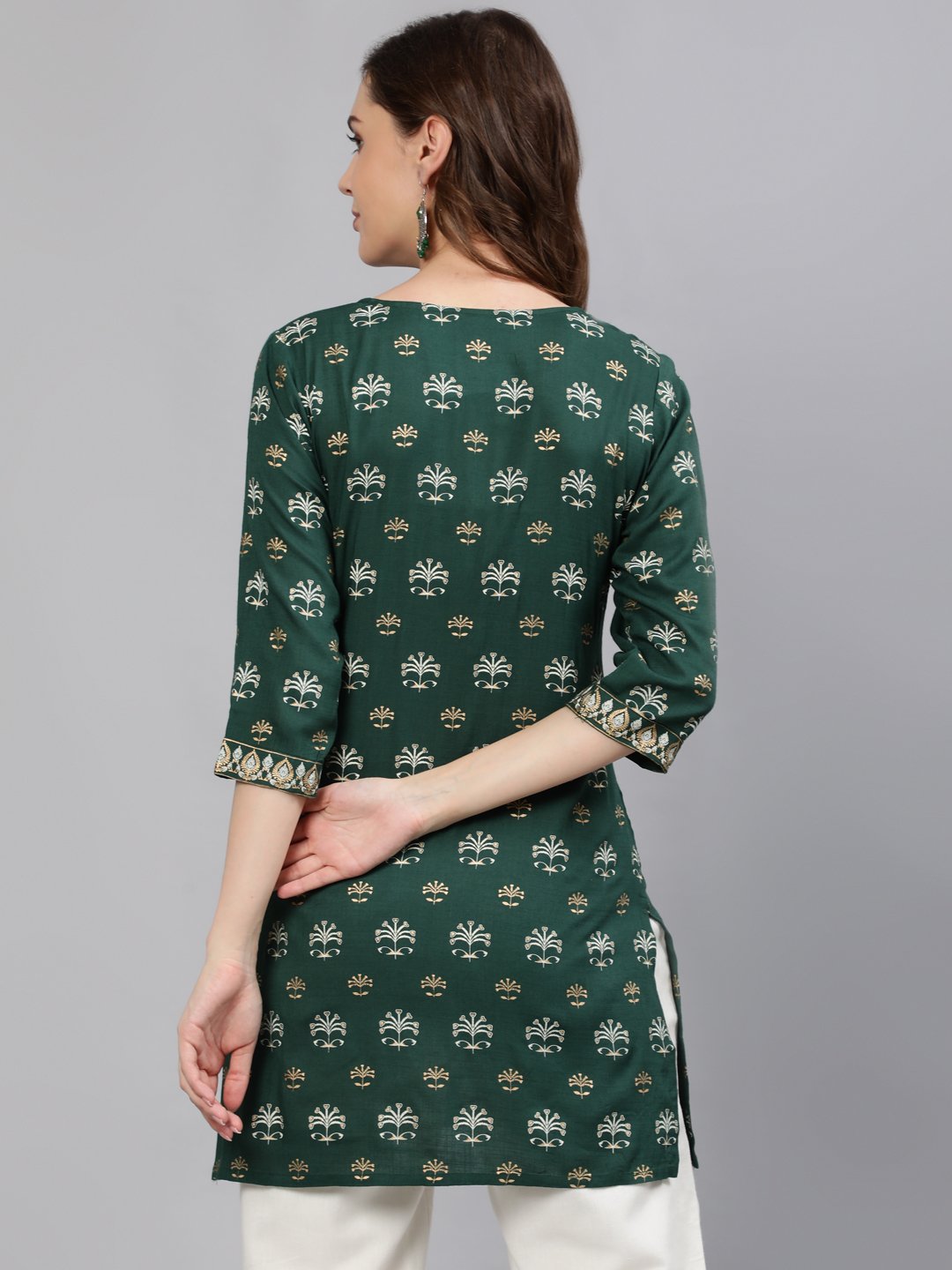 Women Green & Gold Printed Tunic With Three Quarter Sleeves | NOZ2TOZ - Made In INDIA.