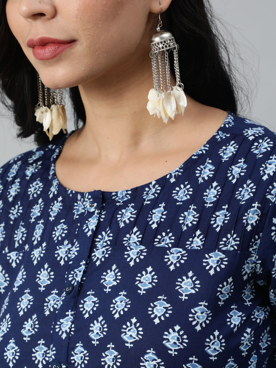 Women Navy Blue Ethnic Printed Straight Kurta With Three Quarter Sleeves | NOZ2TOZ - Made In INDIA.