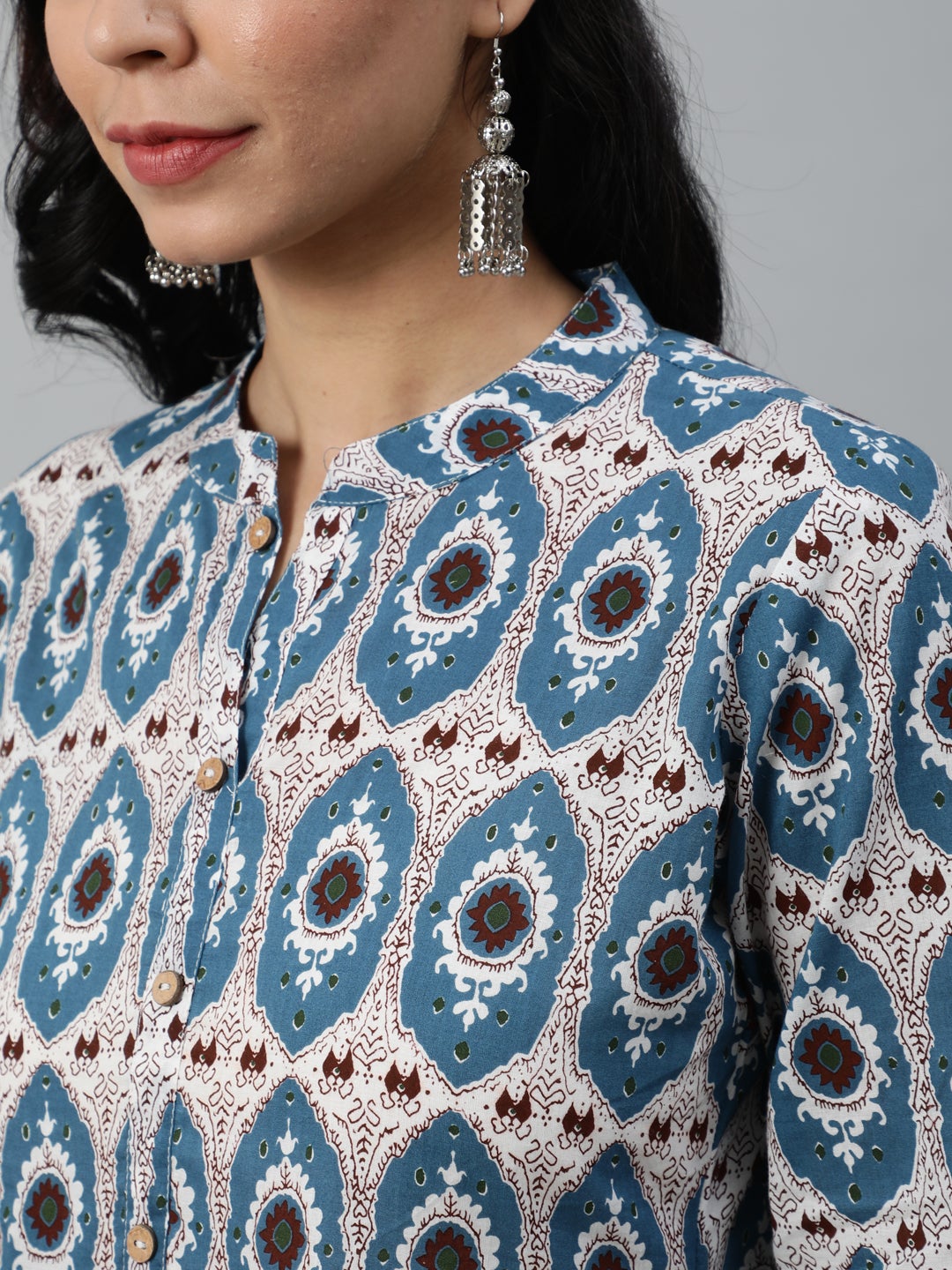 Women Blue & Off White Printed Mandarin Collar Cotton Tunic | NOZ2TOZ - Made In INDIA.