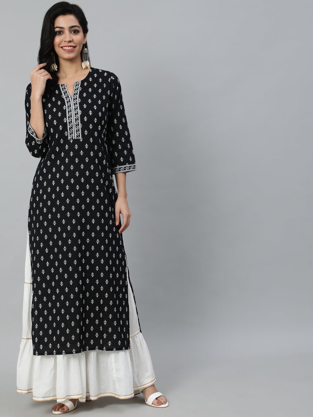 Women Black Calf Length Straight Kurta With Round Neck And Three Quarter Sleeves | NOZ2TOZ - Made In INDIA.