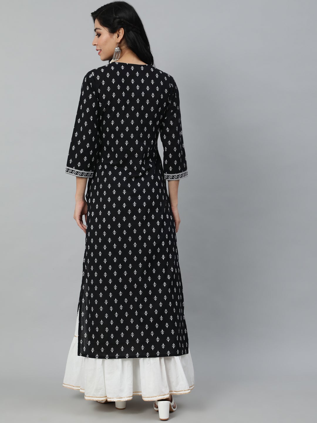 Women Black Calf Length Straight Kurta With Round Neck And Three Quarter Sleeves | NOZ2TOZ - Made In INDIA.