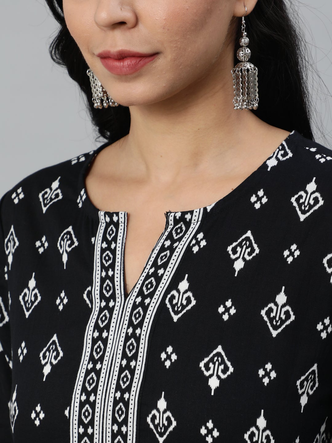 Women Black & White Printed Cotton Tunic | NOZ2TOZ - Made In INDIA.