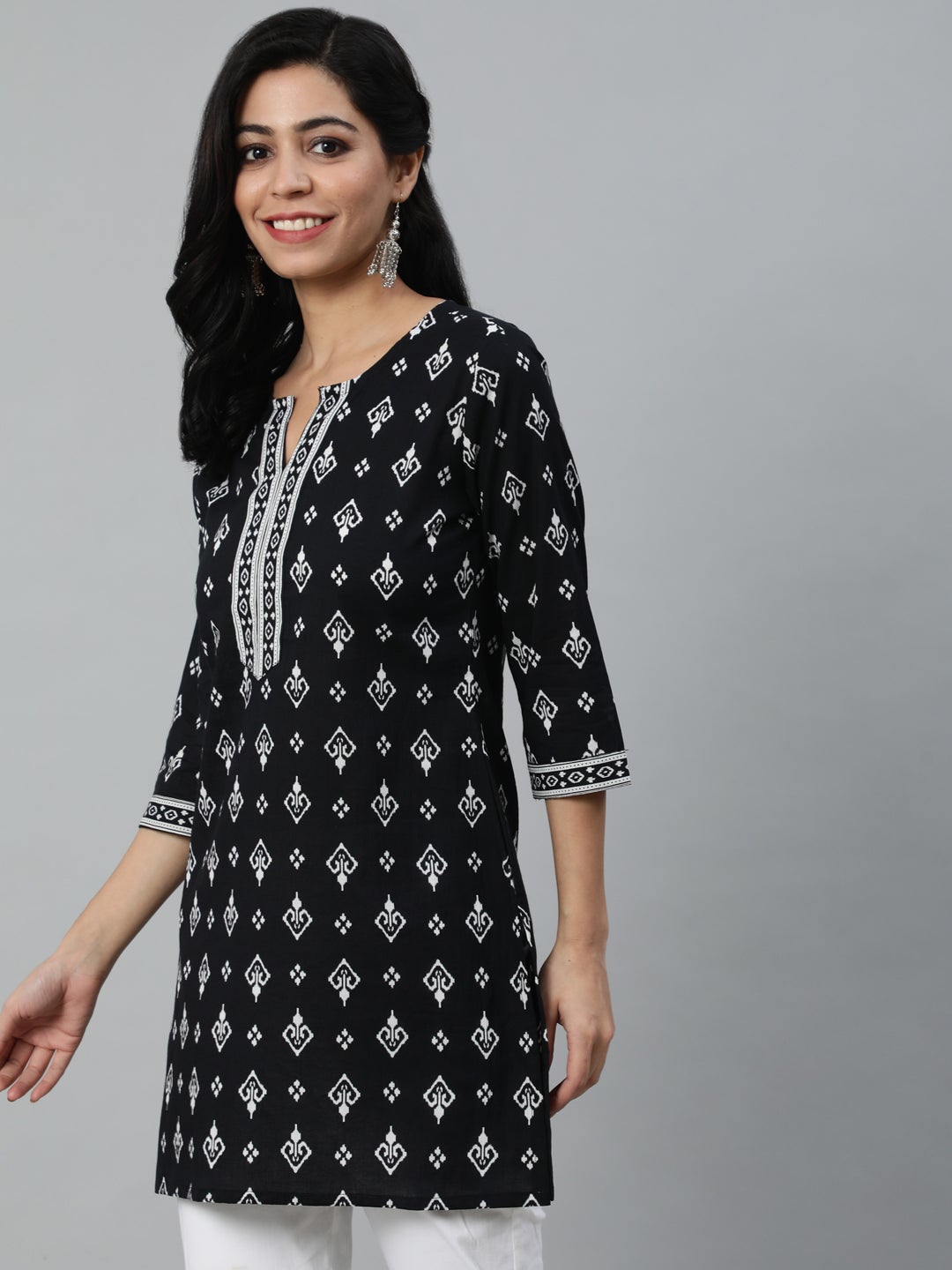 Women Black & White Printed Cotton Tunic | NOZ2TOZ - Made In INDIA.