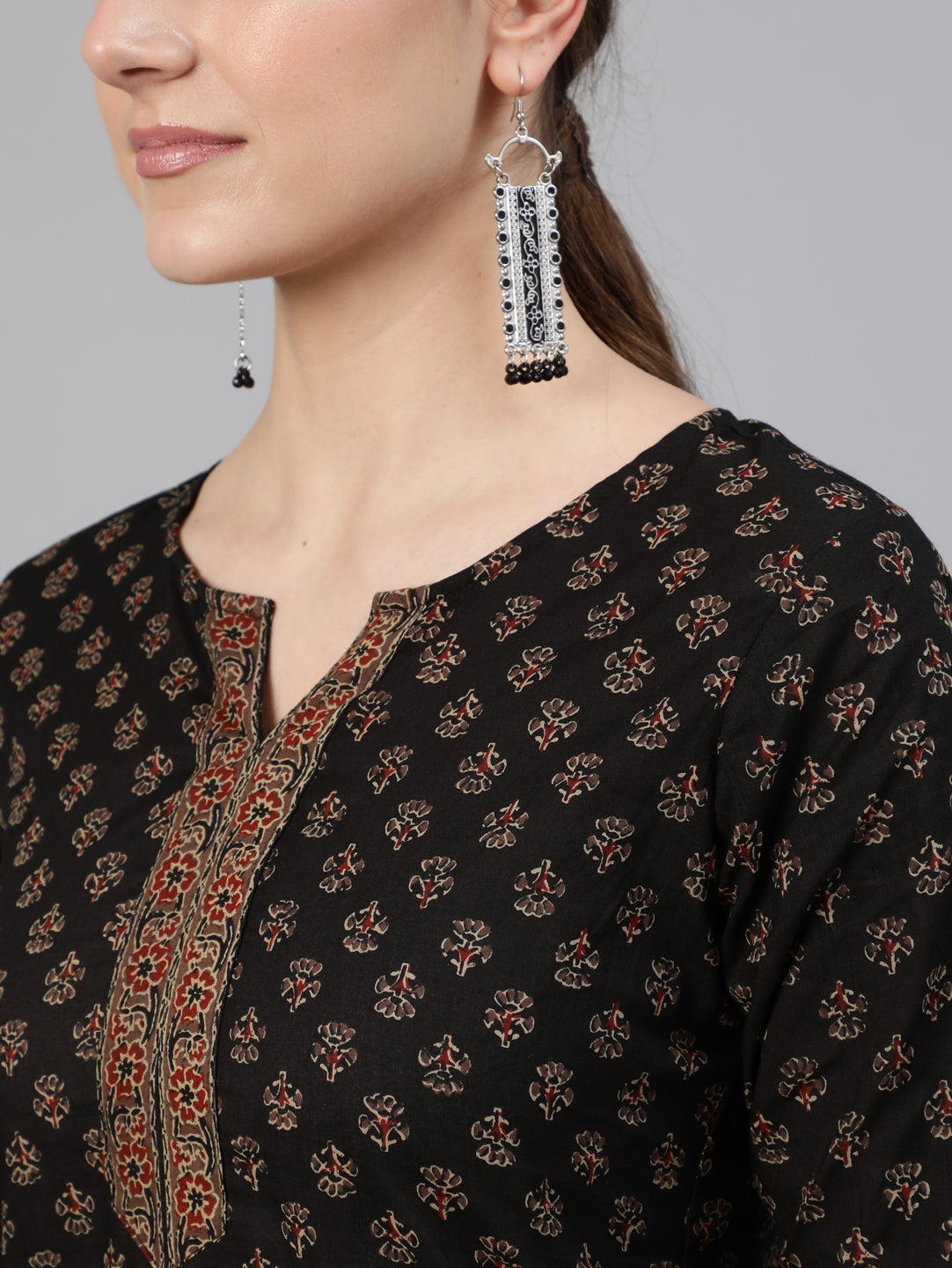 Women Brown Printed Straight Tunic With Three Quarter Sleeves | NOZ2TOZ - Made In INDIA.