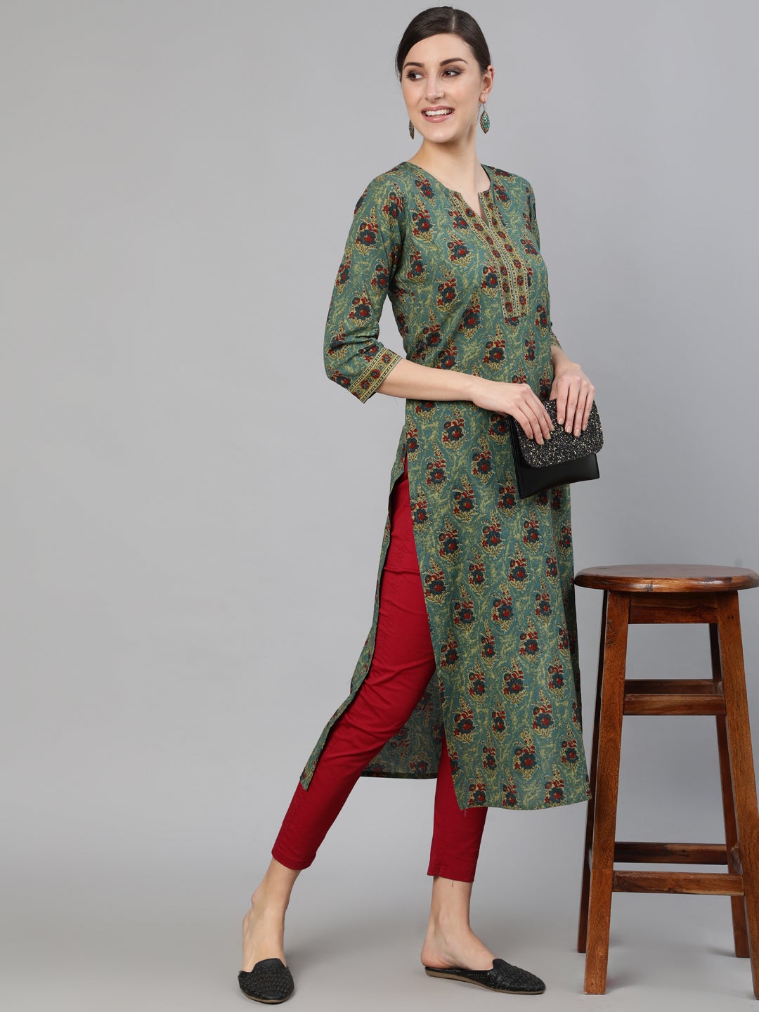 Women Blue Printed Straight Kurta With Three Quarter Sleeves | NOZ2TOZ - Made In INDIA.