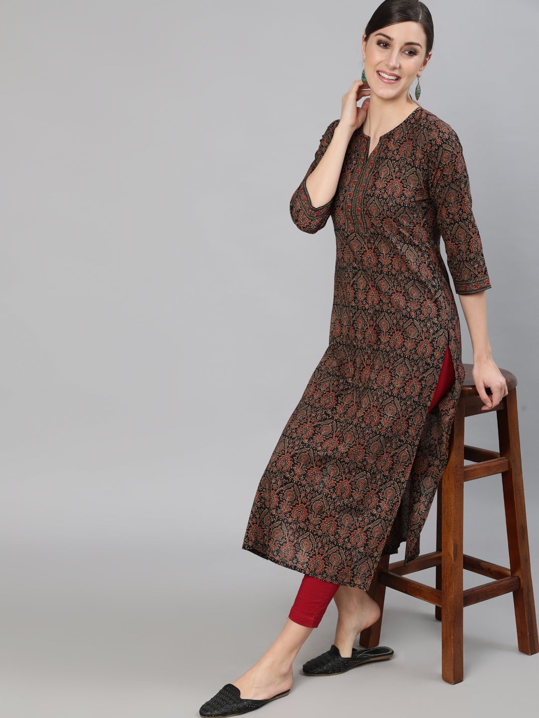 Women Multi Printed Straight Kurta With Three Quarter Sleeves | NOZ2TOZ - Made In INDIA.