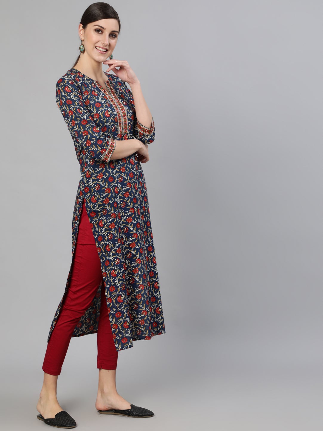 Women Blue Printed Straight Kurta With Three Quarter Sleeves | NOZ2TOZ - Made In INDIA.