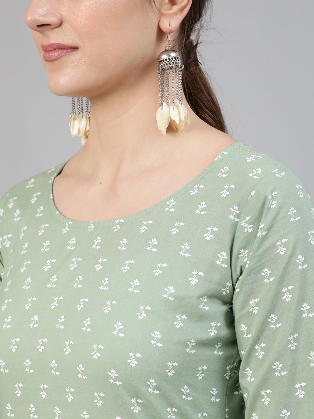 Women Sage Green Printed Straight Kurta With Three Quarter Sleevs | NOZ2TOZ - Made In INDIA.