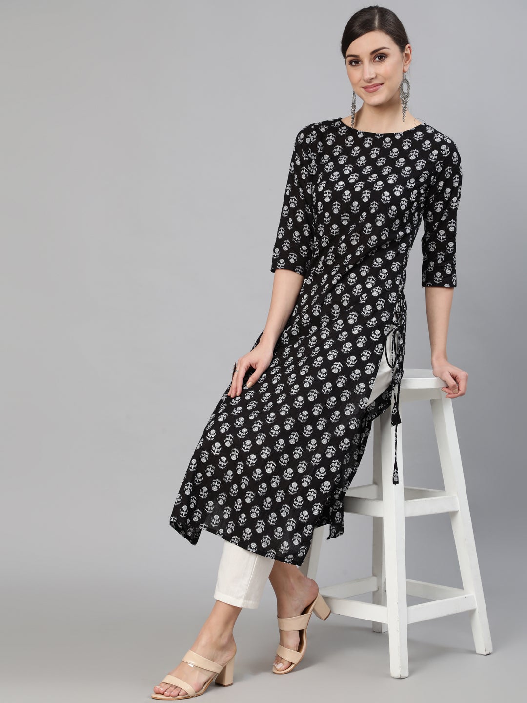 Women Black Ethnic Motif Printed Straight Kurta With Three Quarter Sleeves | NOZ2TOZ - Made In INDIA.