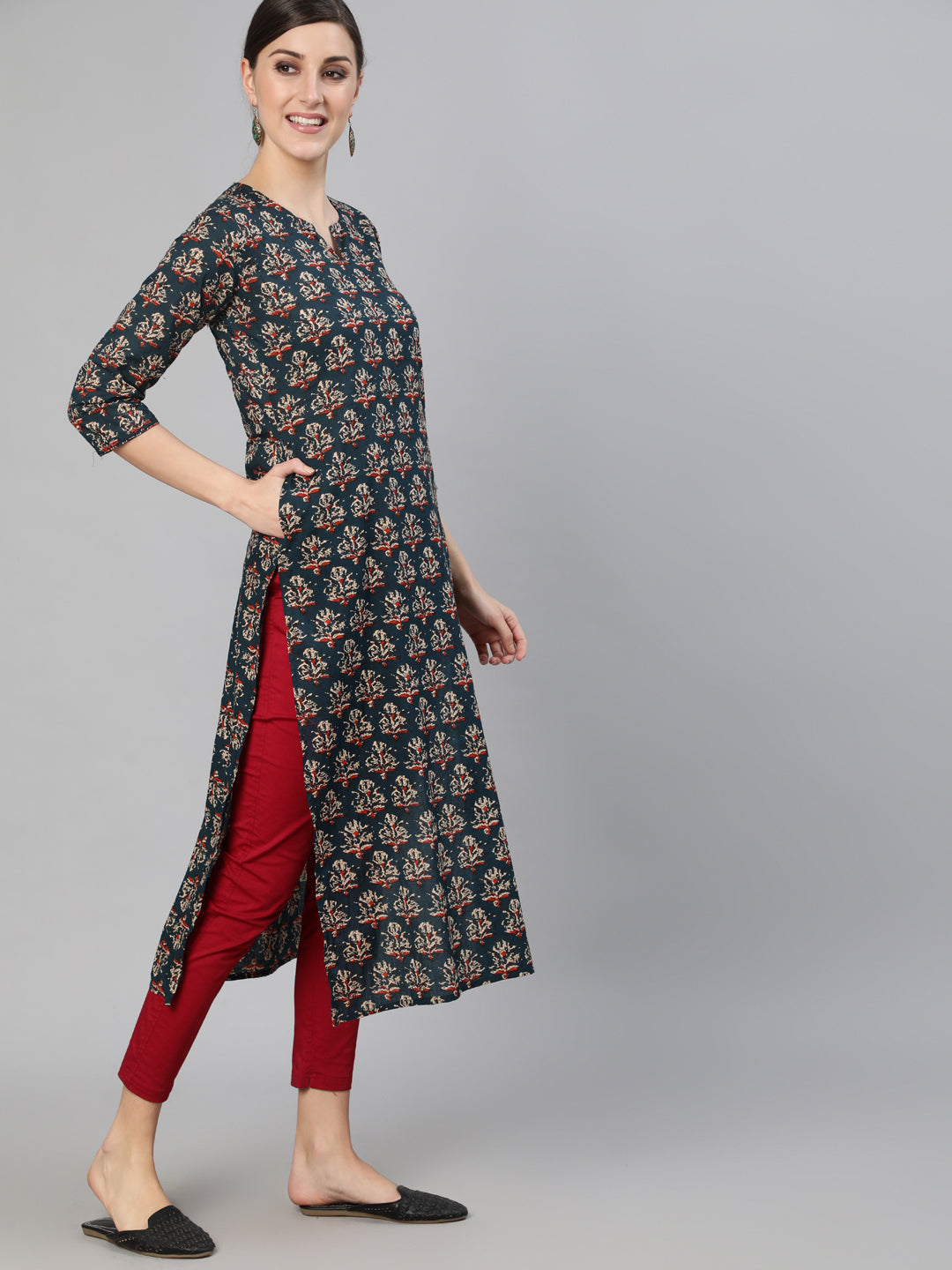 Women Blue Ethnic Printed Straight Kurta With Three Quarter Sleeves | NOZ2TOZ - Made In INDIA.