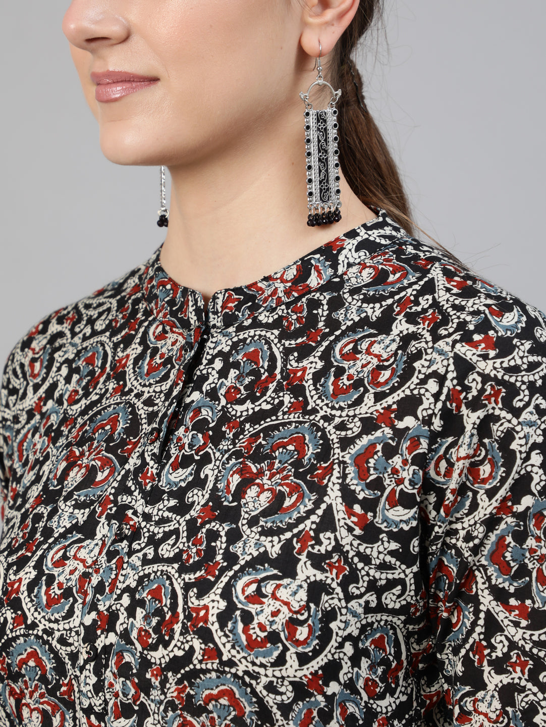 Women Black Printed Tunic With Three Quarter Sleeves | NOZ2TOZ - Made In INDIA.