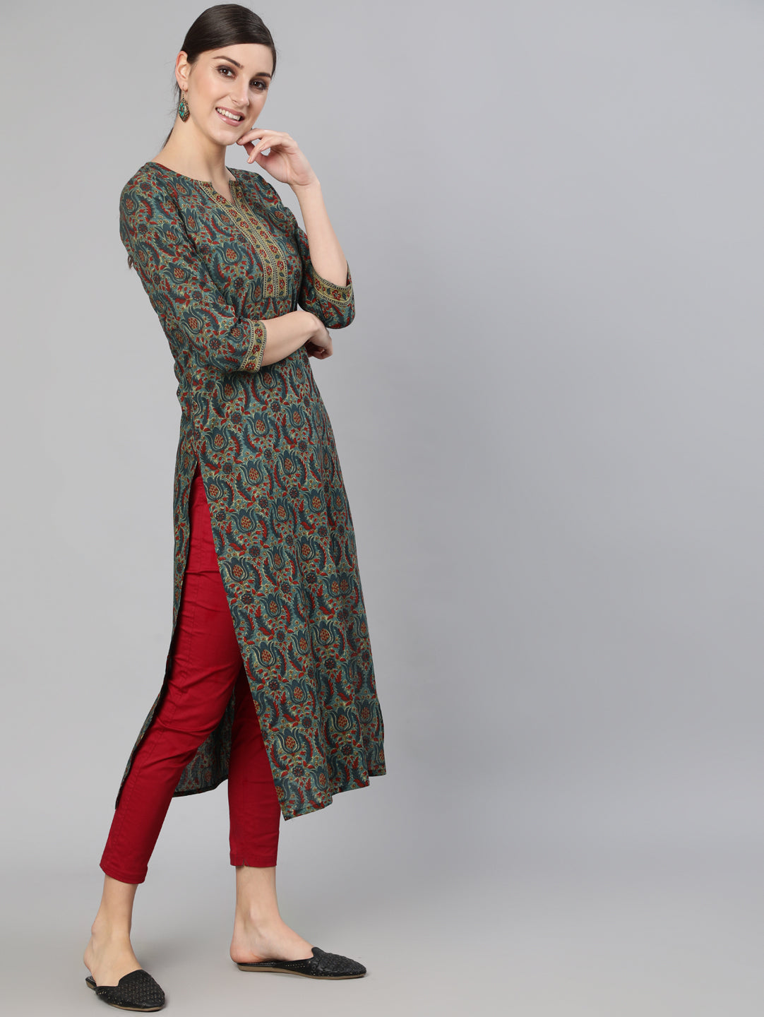 Women Blue Ethnic Motif Printed Straight Kurta With Three Quarter Sleeves | NOZ2TOZ - Made In INDIA.