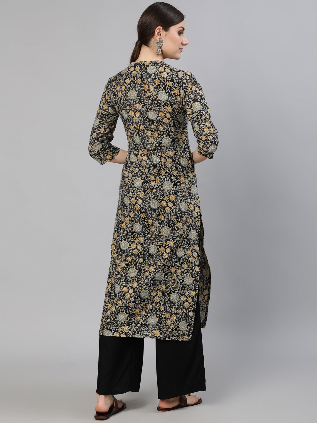 Women Black & Cream Floral Printed Kurta With Three Quarter Sleeves | NOZ2TOZ - Made In INDIA.