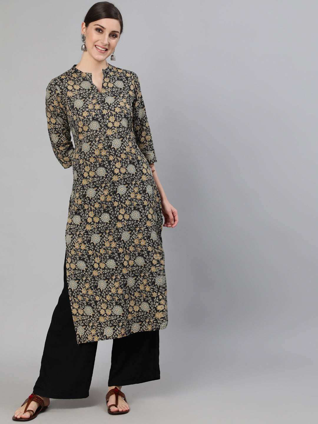 Women Black & Cream Floral Printed Kurta With Three Quarter Sleeves | NOZ2TOZ - Made In INDIA.