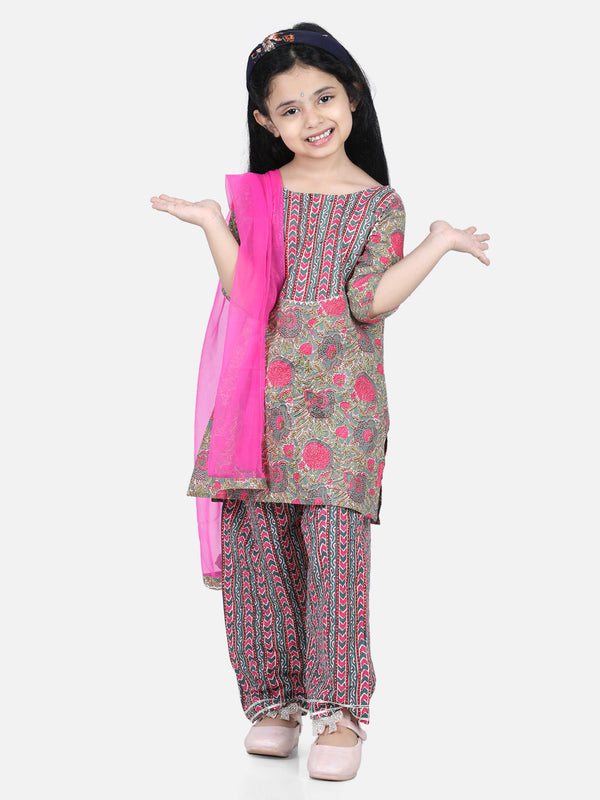 Girl's Green Color Pure Cotton Printed Kurti with Pant  - NOZ2TOZ KIDS