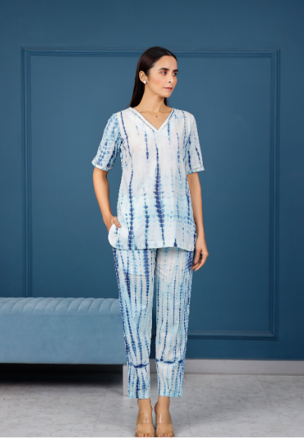 Women's White With Blue Shibhori Hand Printed Top With Pants - Pheeta