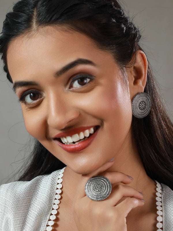 Women's Round Floral Motif Oxidised Silver Earring Set - Priyaasi