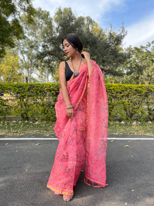 Women's Pink Floral Printed Saree - VAMSEE