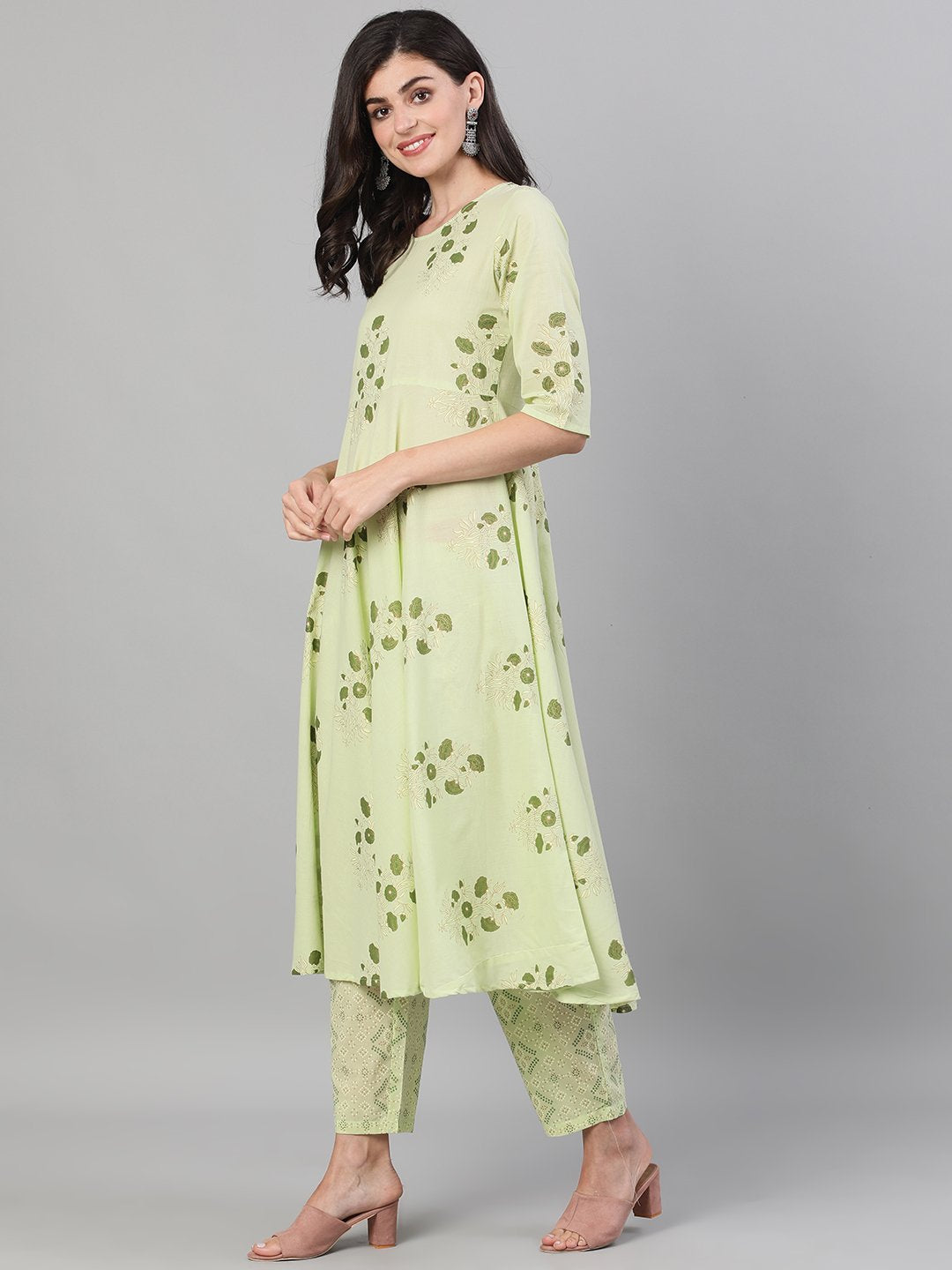 Women Green Three-Quarter Sleeves Straight Kurta With Palazzo and Dupatta with pockets And Face Mask | NOZ2TOZ - Made In INDIA.