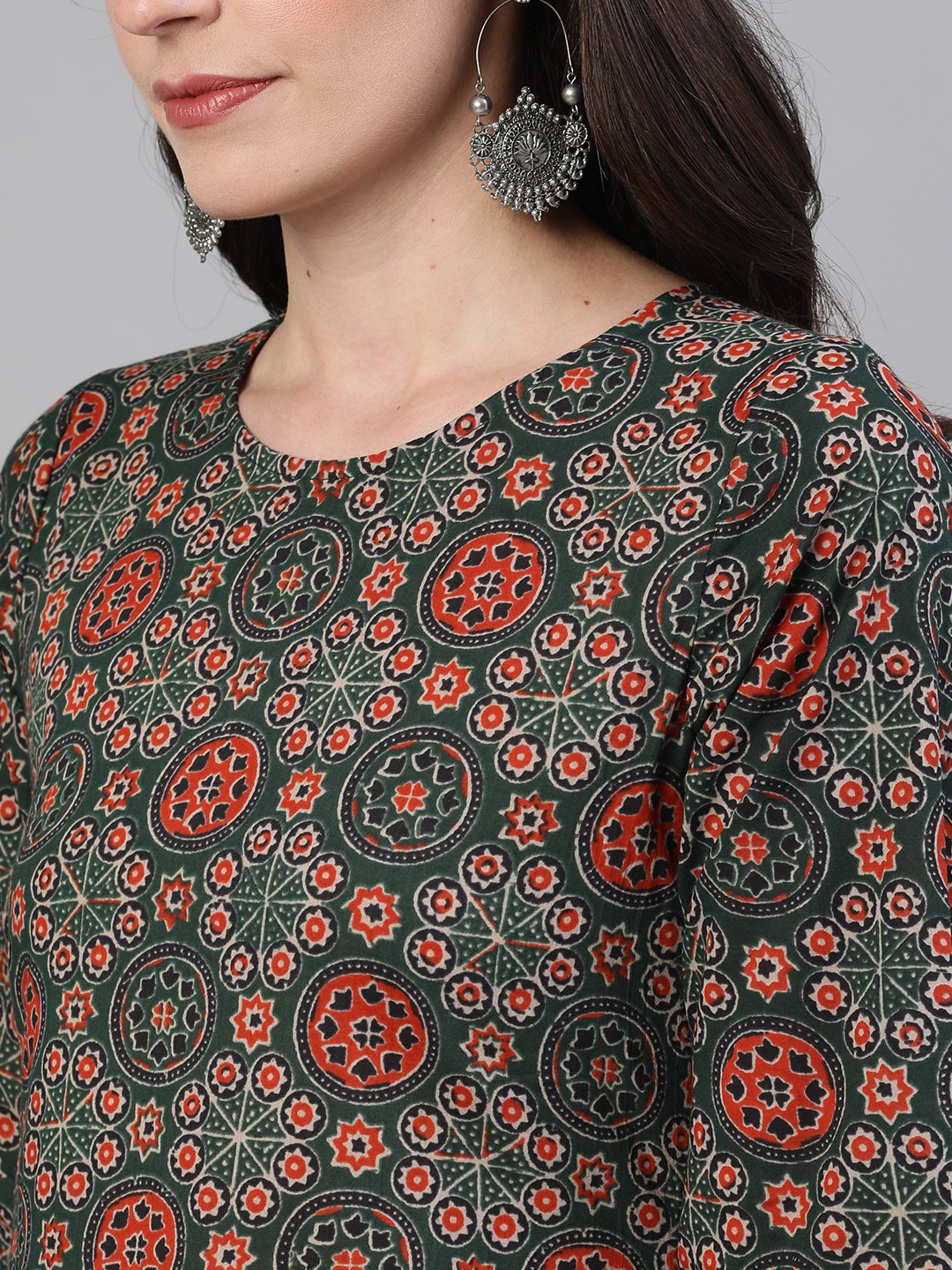 Women Green and Orange Three-Quarter Sleeves Straight Kurta With Palazzo with pockets And Face Mask | NOZ2TOZ - Made In INDIA.