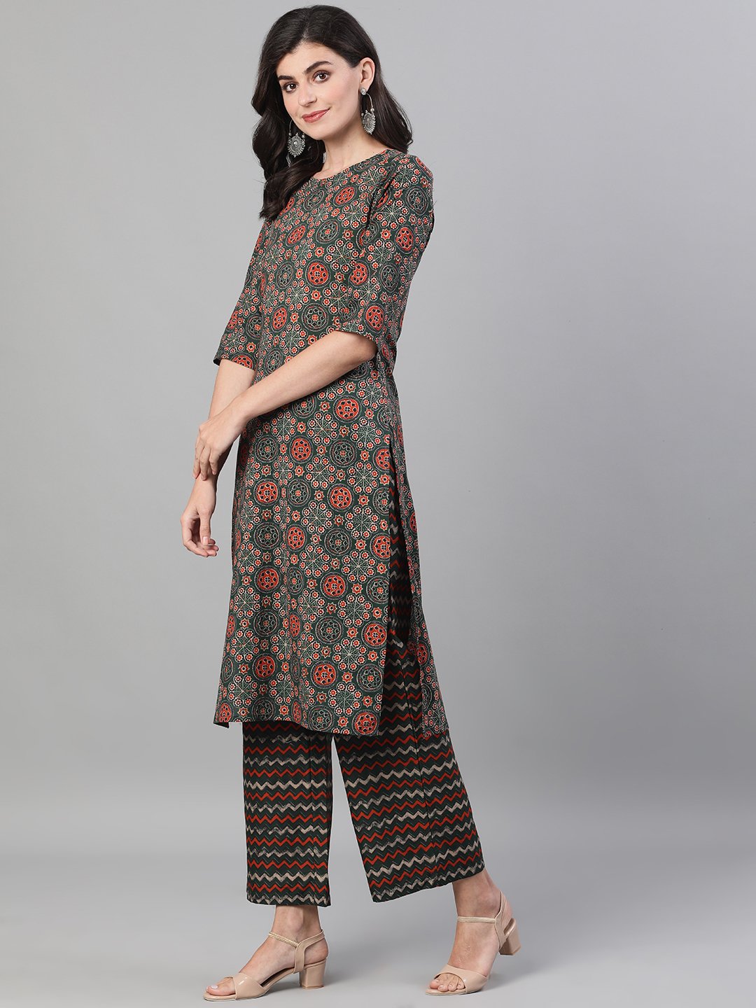 Women Green and Orange Three-Quarter Sleeves Straight Kurta With Palazzo with pockets And Face Mask | NOZ2TOZ - Made In INDIA.