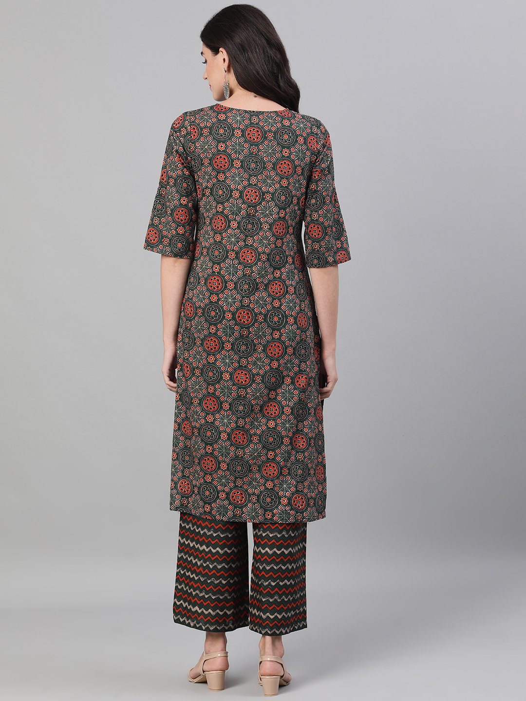 Women Green and Orange Three-Quarter Sleeves Straight Kurta With Palazzo with pockets And Face Mask | NOZ2TOZ - Made In INDIA.