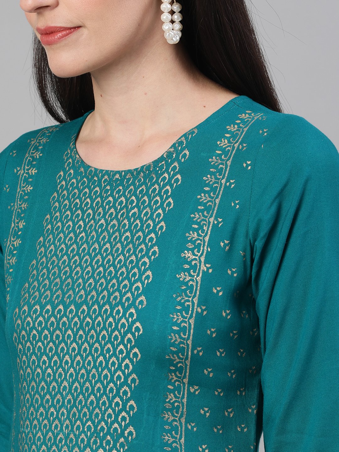 Women Rama Green and White Three-Quarter Sleeves Block Printed Straight Kurta With Palazzo and pockets | NOZ2TOZ - Made In INDIA.