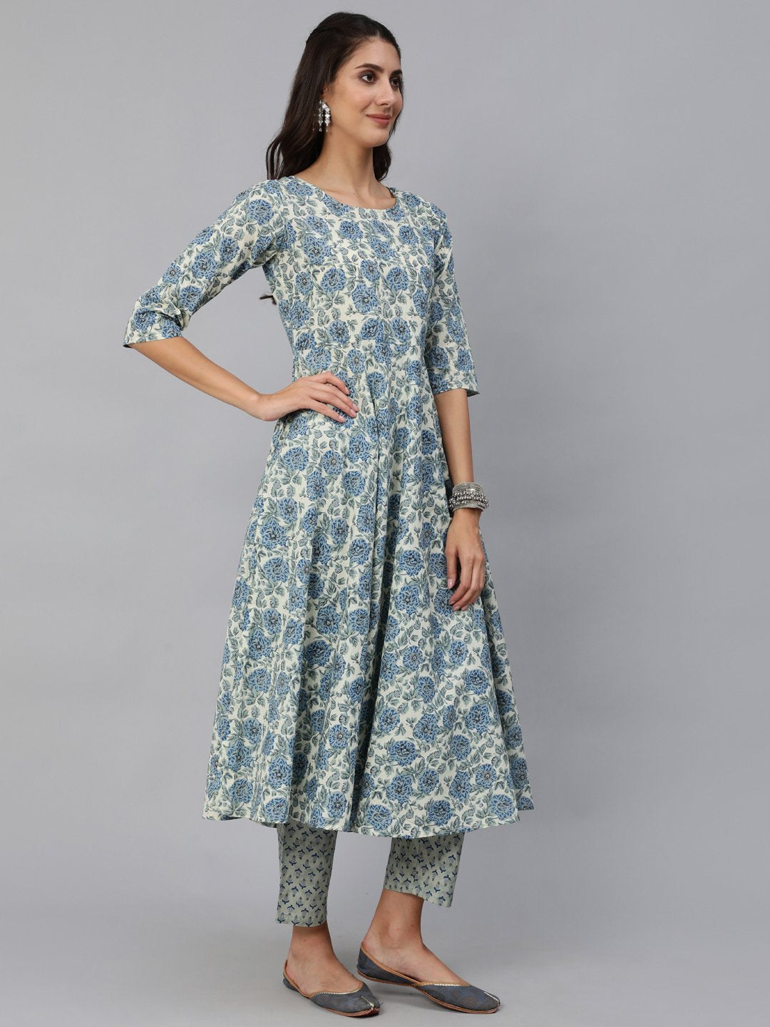 Women Blue & Cream Floral Printed Kurta Set With Trouser & Dupatta | NOZ2TOZ - Made In INDIA.