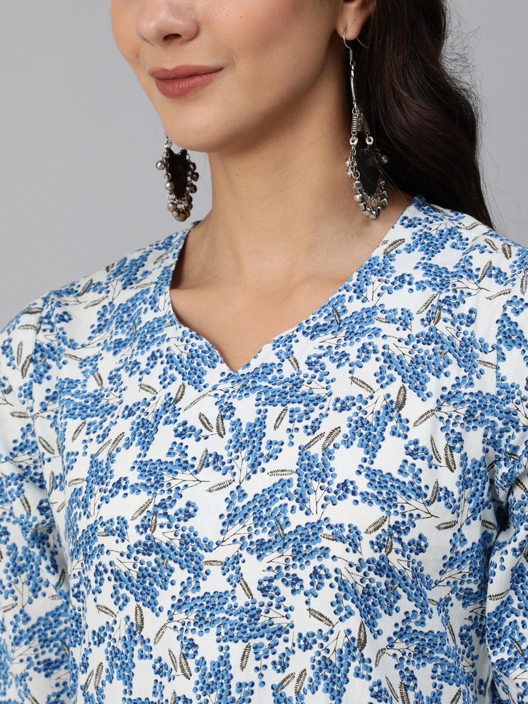 Women Blue & White Floral Printed Kurta Set With Trouser & Dupatta | NOZ2TOZ - Made In INDIA.