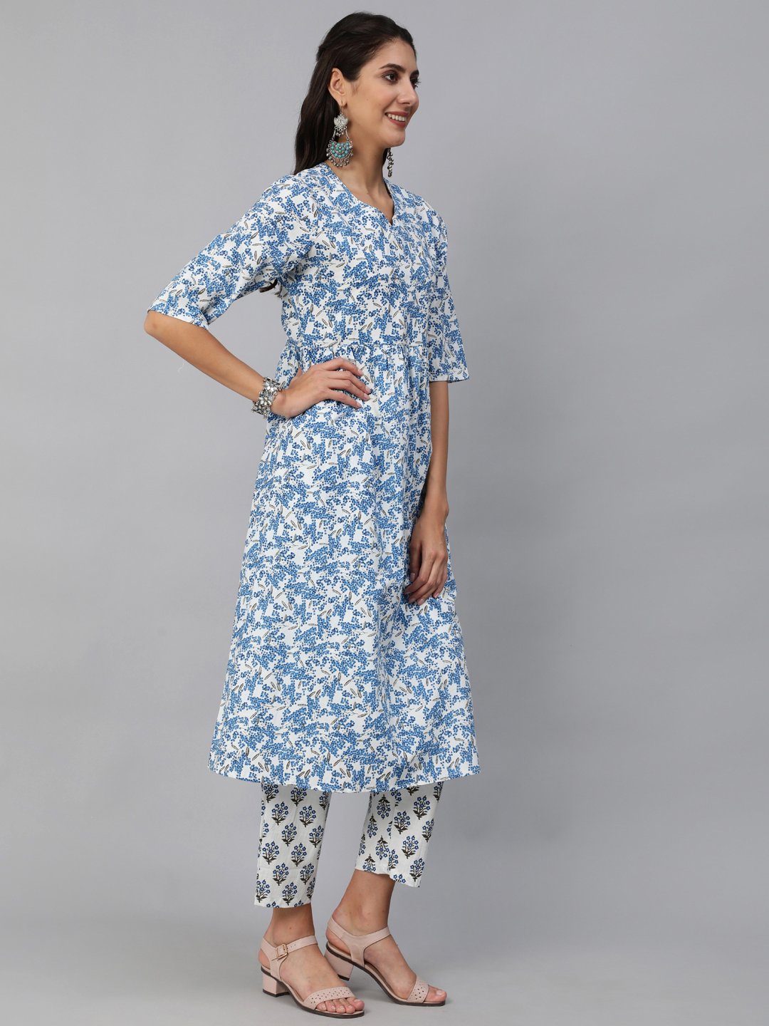 Women Blue & White Floral Printed Kurta Set With Trouser & Dupatta | NOZ2TOZ - Made In INDIA.