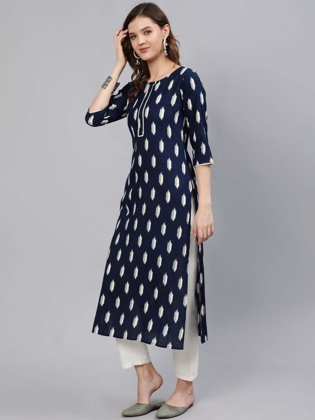 Women Navy Blue Printed Straight Kurta With Three Quarter Sleeves | NOZ2TOZ - Made In INDIA.