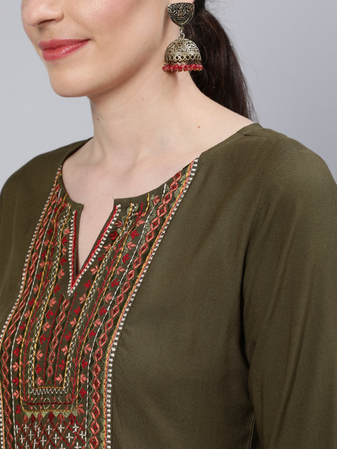 Women Olive Green Embroidered Straight Kurta with Three Quarter Sleeves | NOZ2TOZ - Made In INDIA.